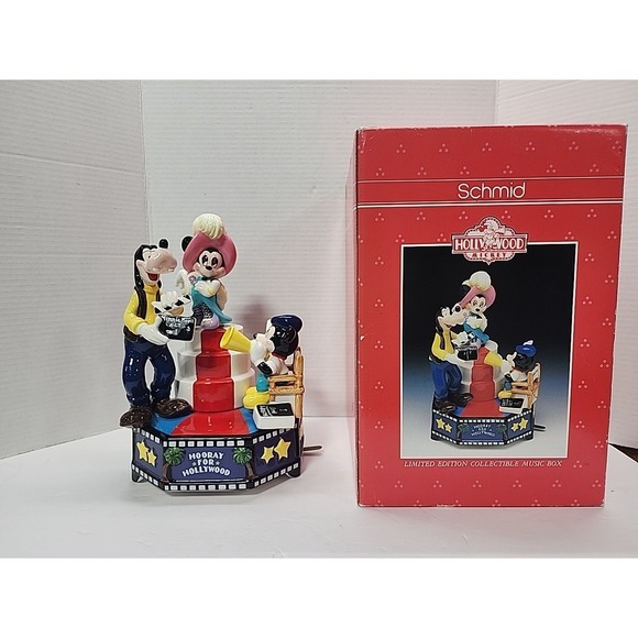 Walt Disney Schmid Other - DISNEY MUSIC BOX THATS ENTERTAINMENT NO 155/5000 HAND PAINTED 11' TALL MSRP $195